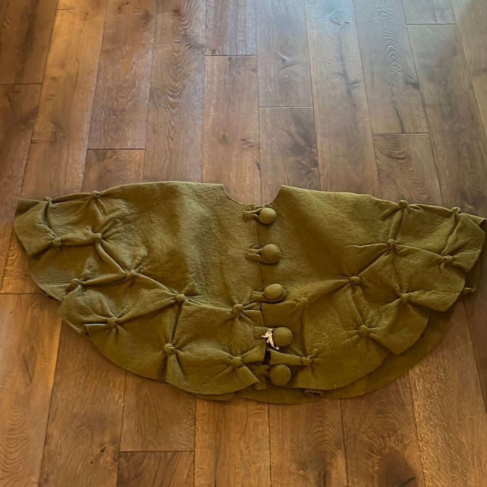 Arcadia Home Gathered Christmas Tree Skirt in Chartreuse Green-55” Wool Felt NWT